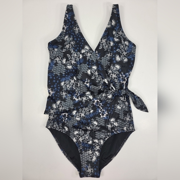 NEW Garnet Hill Black Floral Riviera Wrap Front One Piece Swimsuit Womens 6 NWOT - Picture 1 of 12